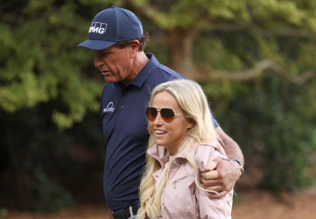 Sad News: Phil Mickelson’s wife Amy is diagnosed with breast cancer