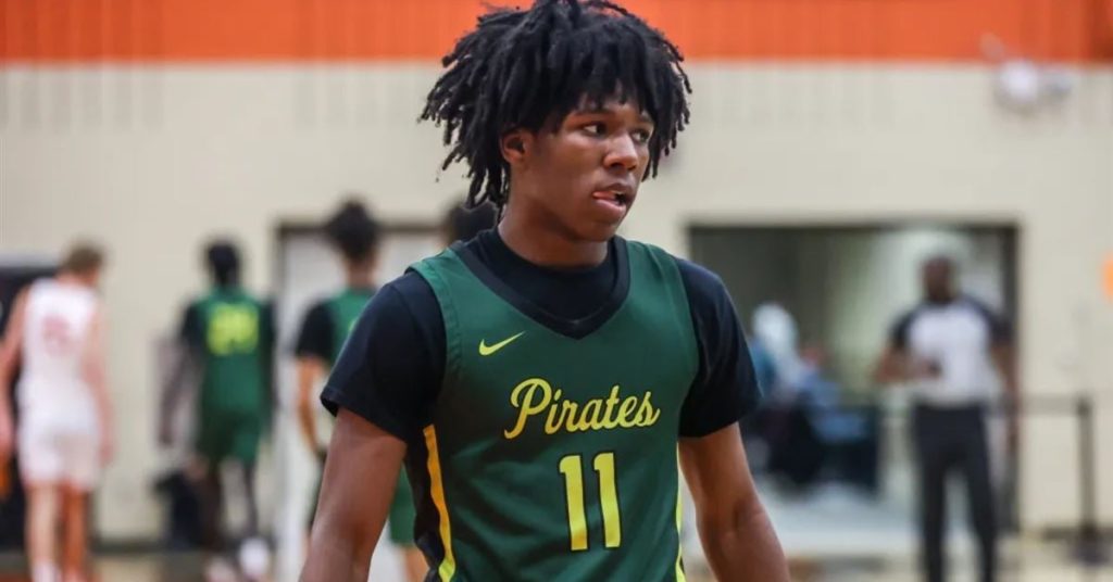 Compromise: 2024 Three-Star Guard Casmir Chavis Faces Issue While Committing to Arkansas Razorbacks Basketball