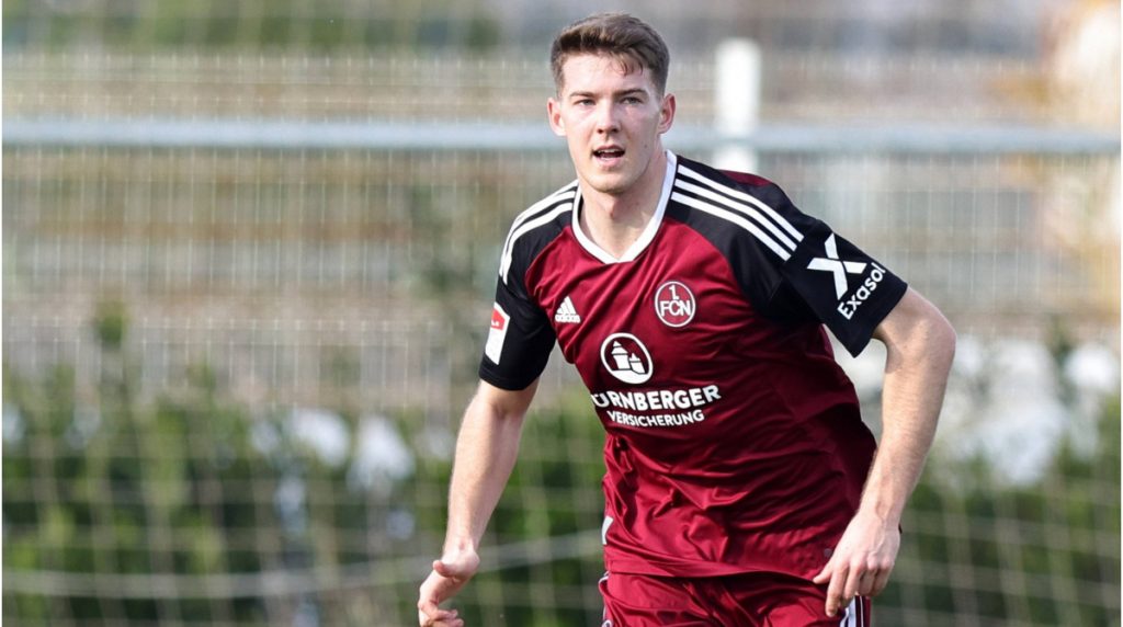 Transfer-News: FC Nürnberg-Mittelfeldspieler Florian Flick kündigt seinen Abschied vom Team an aufgrund von…