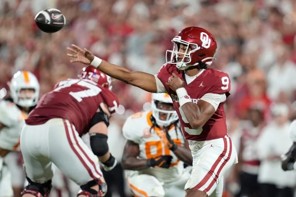 Unsteady quarterbacks take center stage as No. 21 Oklahoma travels to face Auburn.