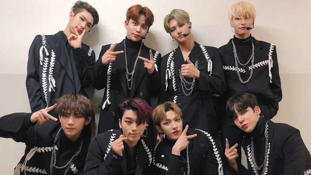 Ateez20Hala20group20in20blackoutfits