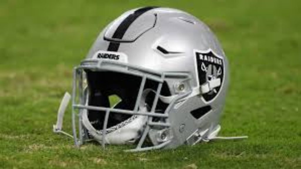 “The Return of a Legend: Raiders Re-Sign Former Star player who……