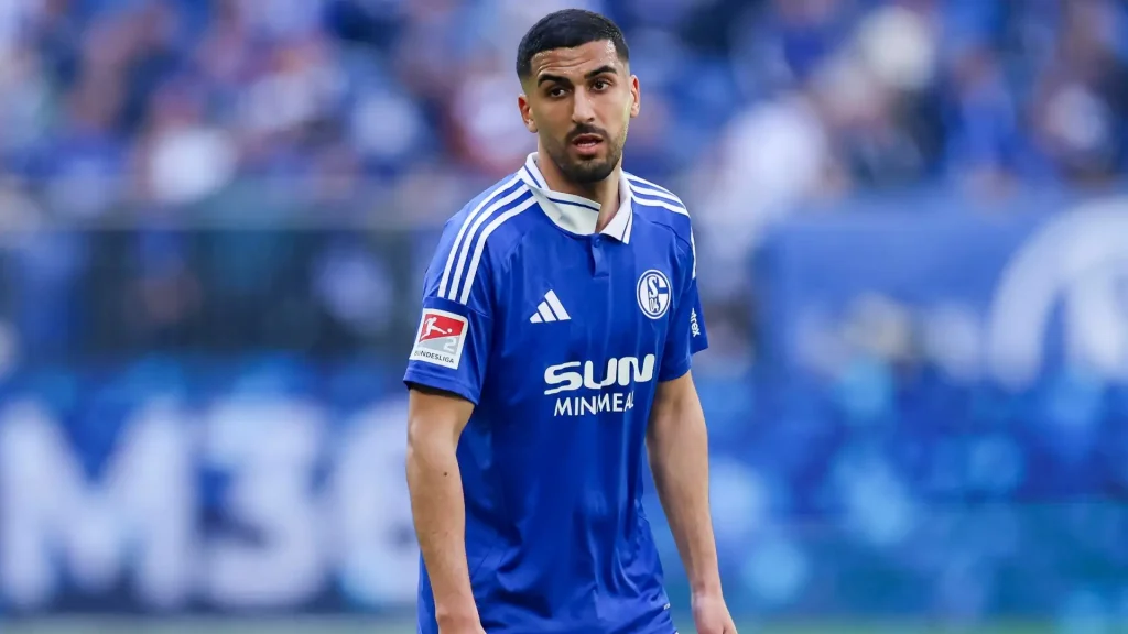 Überraschende Maßnahme von Schalke-04-Trainer: Kees van Wonderen suspendiert Aymen Barkok für zwei Wochen