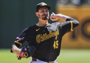 Acuerdo Cerrado: Los Red Sox Firman al Lanzador de los Pirates Andrew Heaney por 7 Millones de Dólares