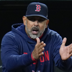 La Solución: Aaron Boone Firma con Kyle Farmer para Resolver el Problema en la Tercera Base