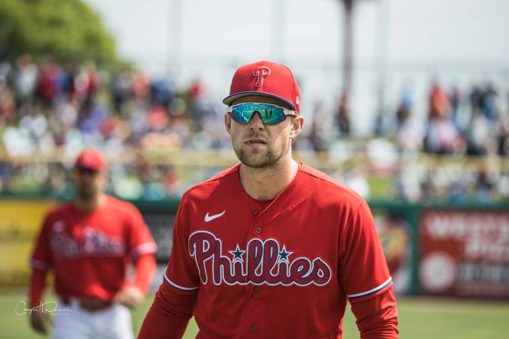 Acuerdo Cerrado: Los Red Sox Aseguran el ‘Encaje Perfecto’ con el Primera Base Rhys Hoskins por $40 Millones