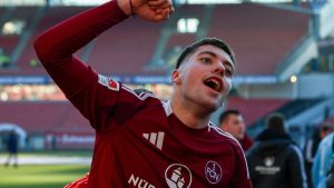 „Ein Abschied ist nicht leicht“: Stefanos Tzimas lehnt Bundesliga-Angebot ab und bekennt sich für eine weitere Saison zum 1. FC Nürnberg