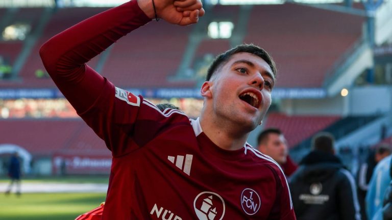 „Ein Abschied ist nicht leicht“: Stefanos Tzimas lehnt Bundesliga-Angebot ab und bekennt sich für eine weitere Saison zum 1. FC Nürnberg