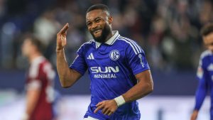 „Ein Abschied ist nicht leicht“: Moussa Sylla bekennt sich für zwei weitere Jahre zu Schalke 04 nach Absagen an mehrere Premier-League-Klubs