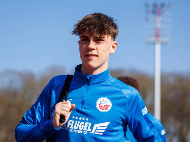 Zukunft gesichert: Borussia Dortmund steht kurz vor der Verpflichtung des 17-jährigen Supertalents Fiete Bock von Hansa Rostock