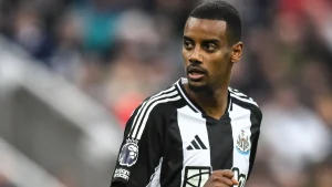 Eilmeldung: Borussia Dortmund bietet 74 Millionen Euro für Newcastles Top-Stürmer Alexander Isak