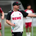 Heiße News: 1. FC Köln-Trainer Lukas Kwasniok sendet mit 7:0-Sieg eine deutliche Warnung an die Bundesliga-Rivalen
