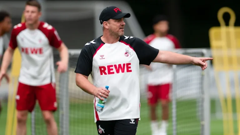 Eilmeldung: Lukas Kwasniok kündigt Einsatz des kompletten Kaders des 1. FC Köln gegen den Siegburger SV an
