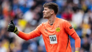 Schlechte Nachrichten bei Borussia Dortmund: Gregor Kobel droht mit Abschied, wenn Gehaltsforderungen nicht erfüllt werden