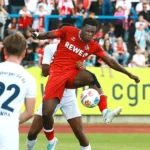 Panik in der Bundesliga: Marius Bülter und Ragnar Ache setzen das Stadion des 1. FC Köln in einem sensationellen Duell in Brand